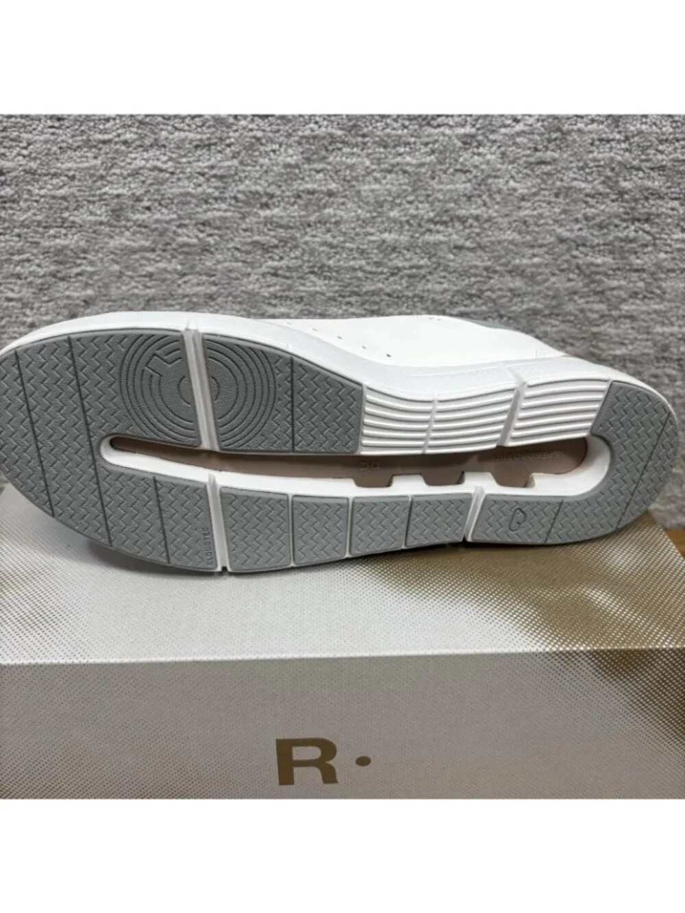 On THE ROGER Advantage Shoes White Rosehip 3WD10652349 Women's Size 11 - Picture 4 of 6